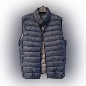 United Colors of Benetton
Ultralight Puffer Vest
Size M